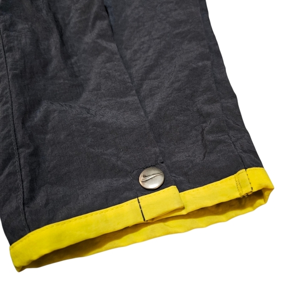 Vintage 90's Nike Windbreaker - Picture 5 of 5